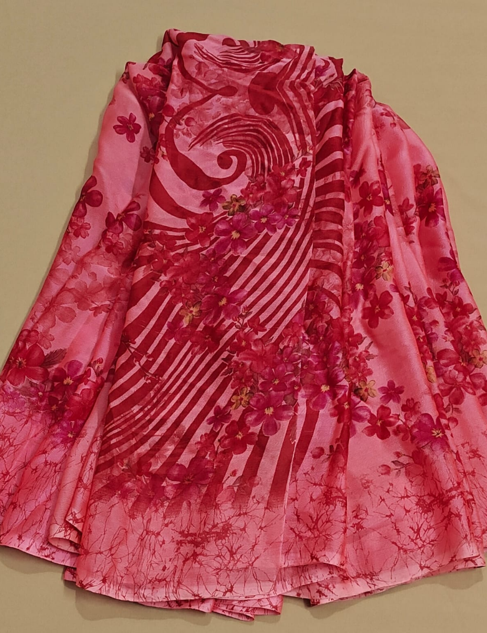 Elegant Pink Floral Printed Soft Saree with Abstract Stripes