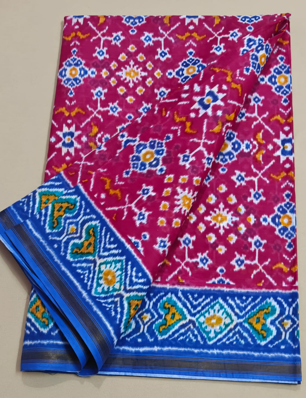 Elegant Magenta Geometric Printed Sari with Royal Blue Border